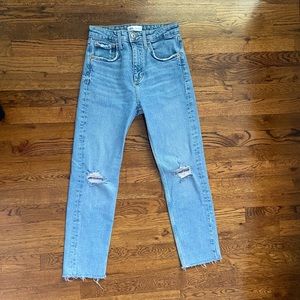 ZARA Women’s size 4 slim fit high-rise ripped light wash jeans
